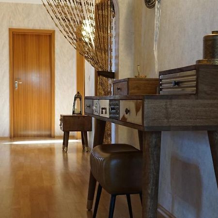 Grosszuegige Wohnung Mit Terrasse Und Gartenzugang - Das Komplette Erdgeschoss บินด์ลัค ภายนอก รูปภาพ