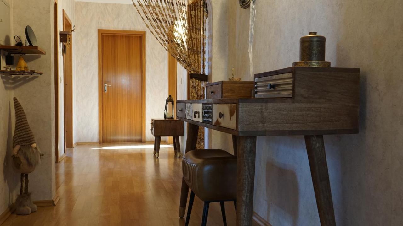 Grosszuegige Wohnung Mit Terrasse Und Gartenzugang - Das Komplette Erdgeschoss บินด์ลัค ภายนอก รูปภาพ