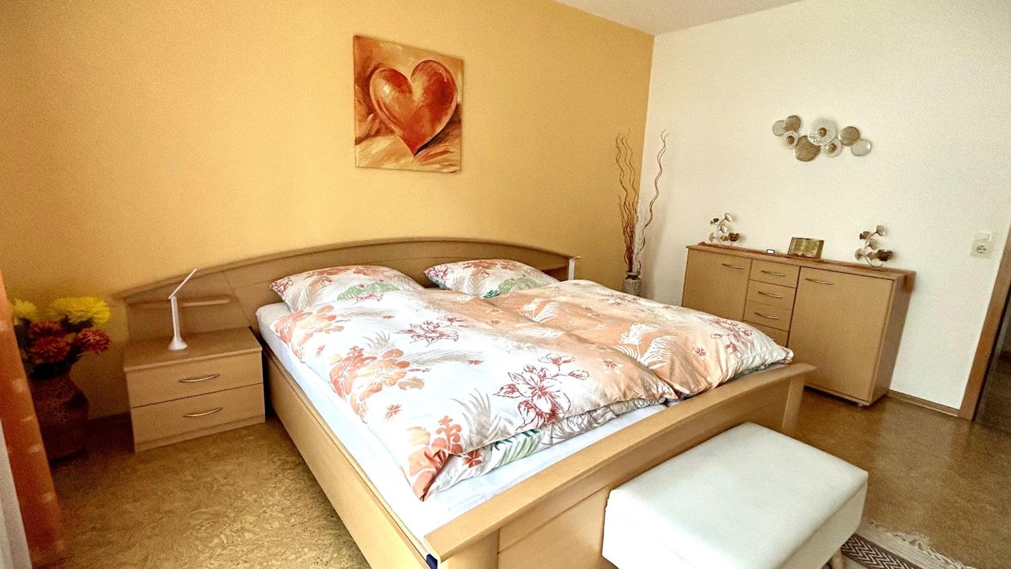 Grosszuegige Wohnung Mit Terrasse Und Gartenzugang - Das Komplette Erdgeschoss บินด์ลัค ภายนอก รูปภาพ